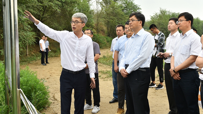 陳剛調研唐河污水庫及周邊地區(qū)生態(tài)環(huán)境治理工作時要求 嚴格落實屬地管理責任和部門監(jiān)管責任 持續(xù)改善白洋淀及周邊區(qū)域生態(tài)環(huán)境