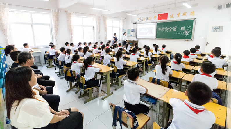 “開學安全第一課”在雄安中小學校園開講