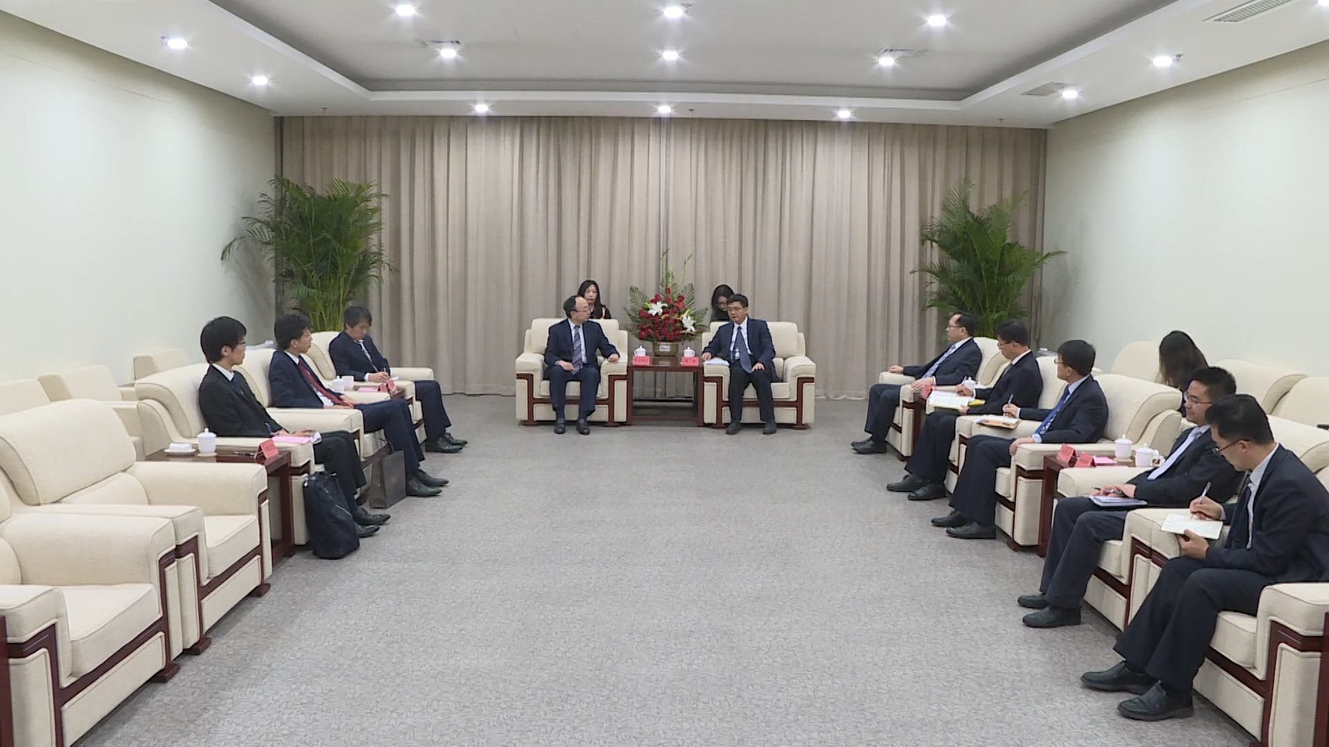 視頻丨陳剛會見日本銀行副行長雨宮正佳一行