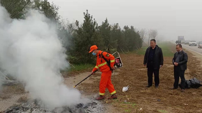 劉樹軍暗訪檢查寒衣節(jié)期間新區(qū)森林草原防滅火工作