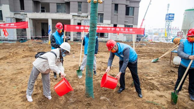 新華網河北分公司黨支部與中鐵四局容西黨支部聯合開展義務植樹活動