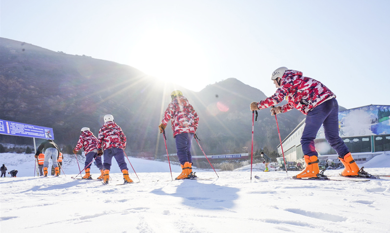 河北省群眾性冰雪運(yùn)動(dòng)再掀熱潮